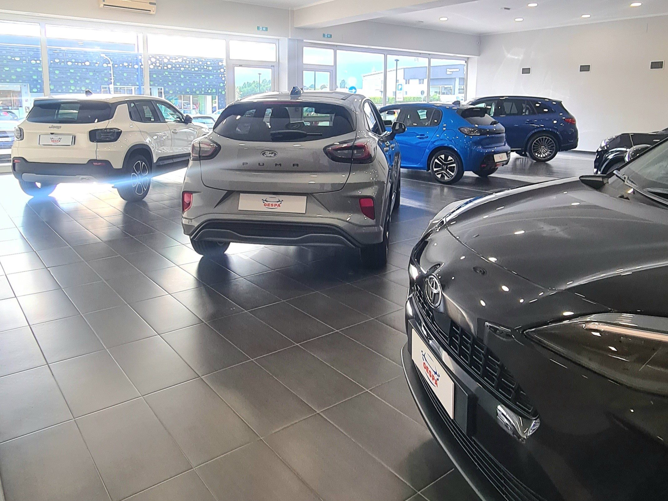 La tua auto, la nostra missione.
Gespa è il tuo autosalone multimarche di fiducia: ti accompagniamo nella scelta della soluzione di mobilità più adatta a te, con un approccio basato sull’ascolto e sulla consulenza personalizzata.
