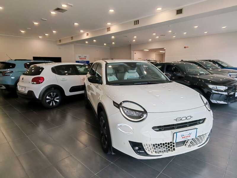 FIAT 600 1.2 HYBRID 110CV MHEV LA PRIMA  21.900 EURO